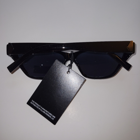 Kendall + Kylie Emma Sunglasse! New with Tags - Picture 3 of 6